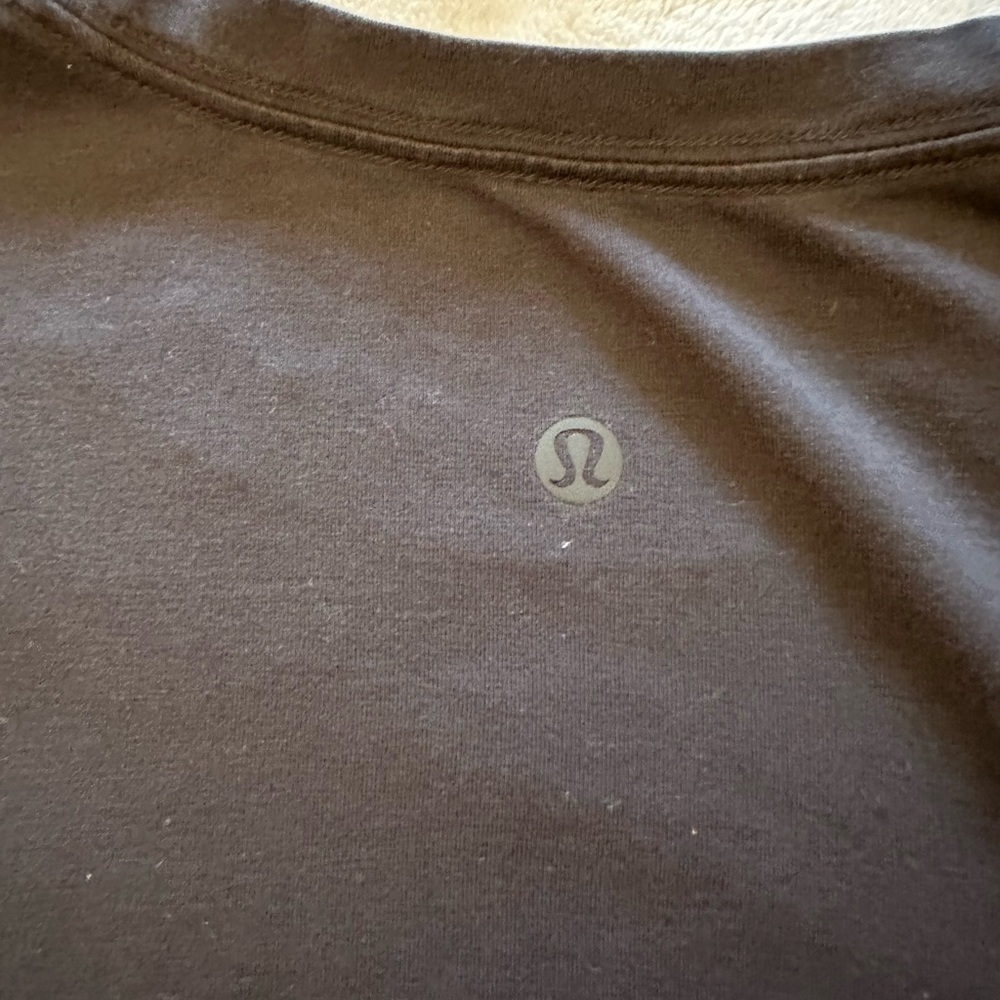 lululemon athletica black tshirt